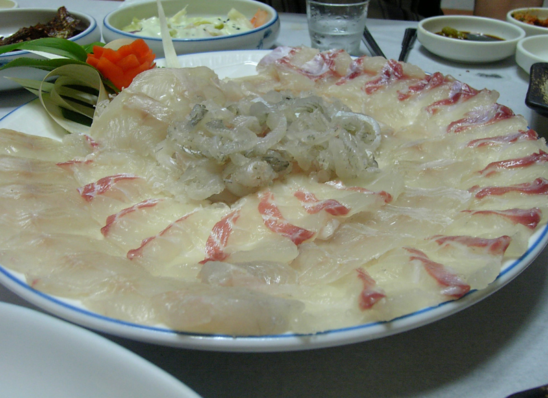 日本とは違う刺身の食べ方 韓国の刺身はコチュジャンにつけてサンチュで巻く K Channel